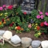 Hranice pre kvetinové postele a trávnik: 7 klasických nápadov